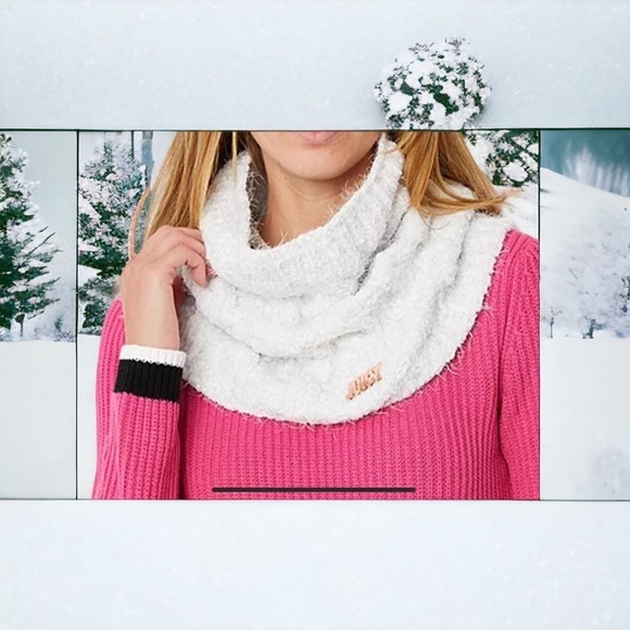 Juicy by Juicy Couture Scarf with‎ Embellishment - Picture 1 of 1